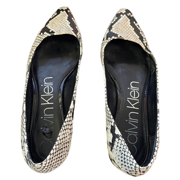 Calvin Klein Slip On Emerin Black White Snake Print Flats Size 9 - Picture 4 of 10